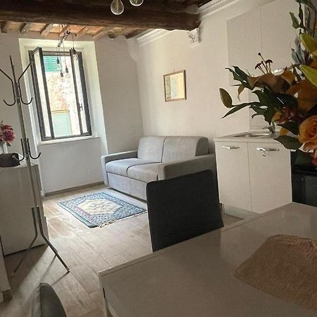 Apt Bruco Lägenhet Siena Exteriör bild